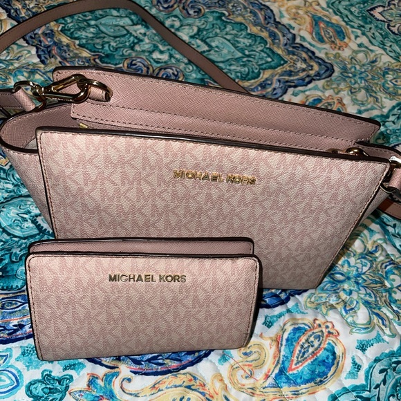 Michael Kors Handbags - Pink Michael Kors Purse and Wallet Set